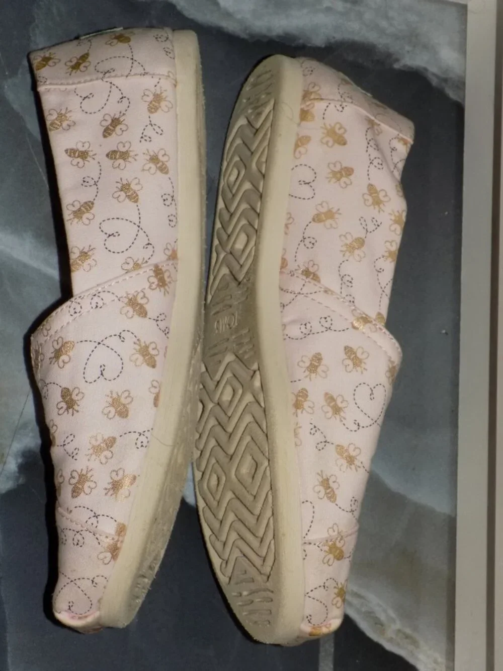 Tom's Alpargata Bee Mine Print in Foil on Barely Pink Size 9.5 Women's